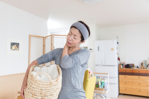 肩こりを解消して、 軽やかな毎日を目指しましょう